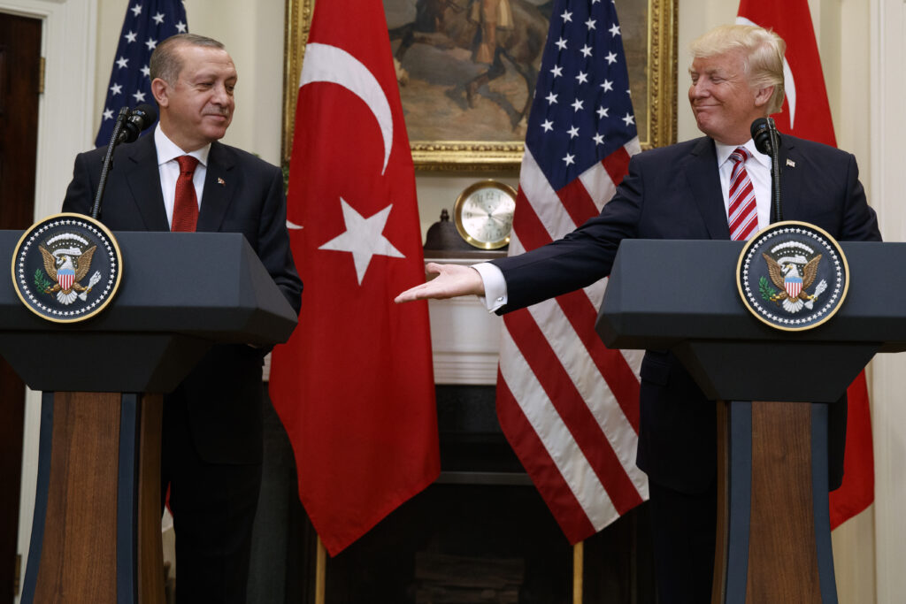 Οι «Κούρδοι» το αγκάθι μεταξύ Τραμπ και Ερντογάν