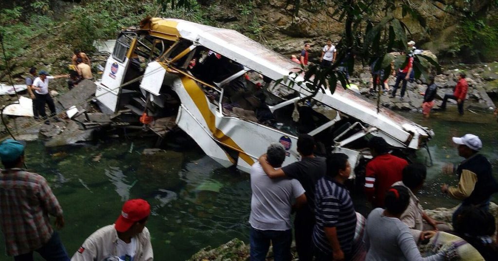 Μεξικό: Λεωφορείο έπεσε σε χαράδρα  – Τουλάχιστον 12 νεκροί