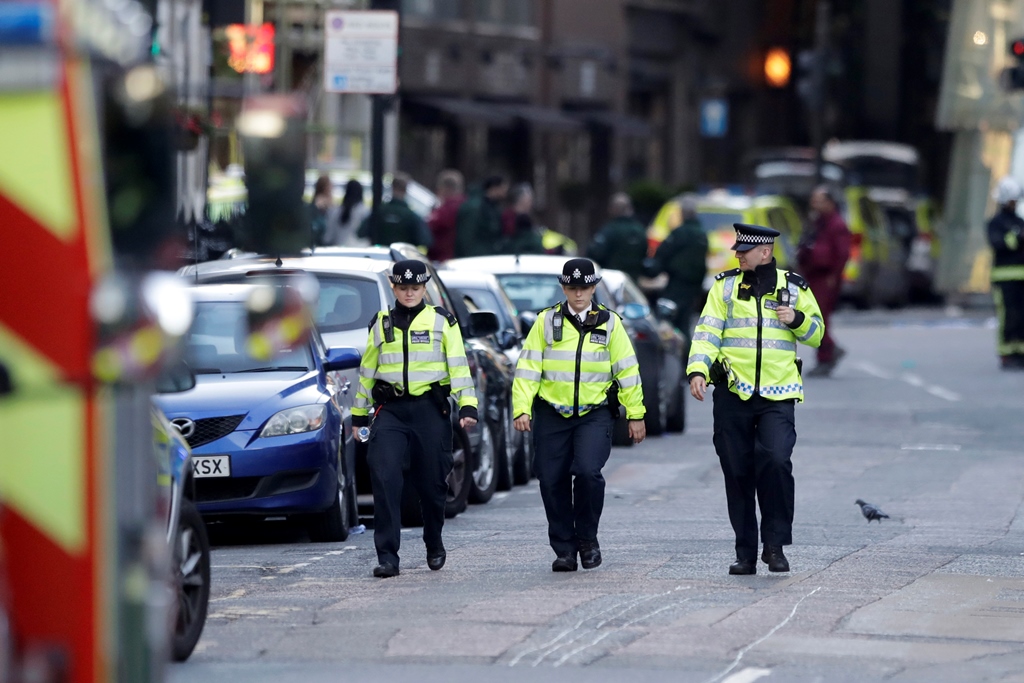 Λονδίνο: 12 συλλήψεις υπόπτων