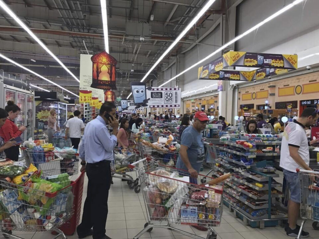 Κατάρ: Πανικός στα σούπερ μάρκετ