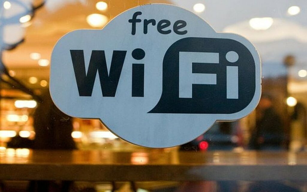 Έρχεται δωρεάν Wi-Fi σε 8.000 δήμους της ΕΕ