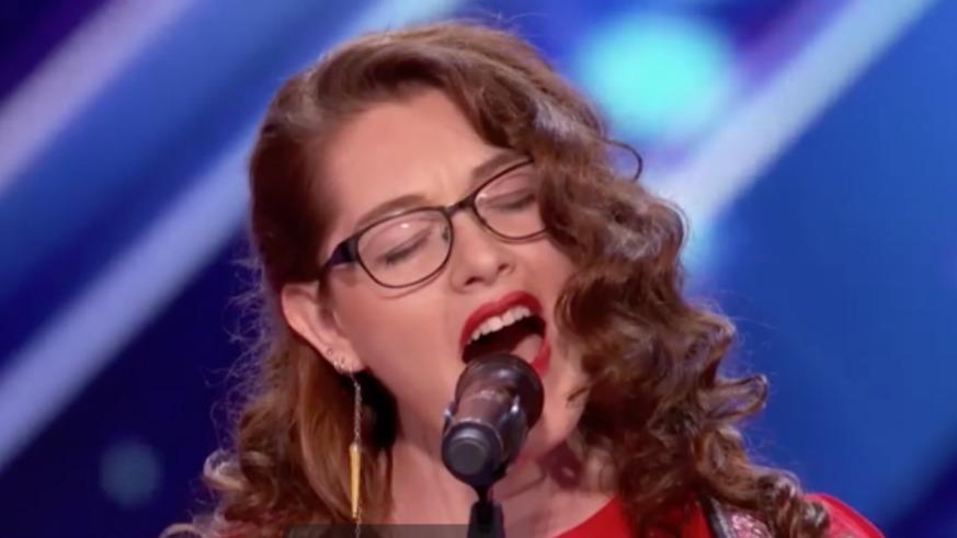 Συγκλονίζει η κωφή τραγουδίστρια στο “America’s Got Talent 2017” (Video)