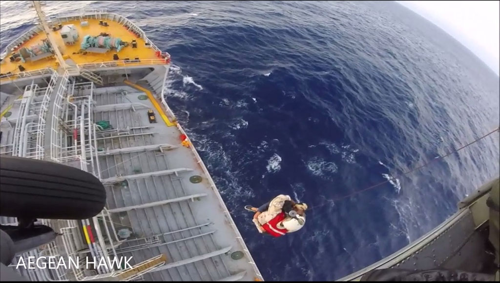Διάσωση ασθενούς με ελικόπτερο του Πολεμικού Ναυτικού (Video)