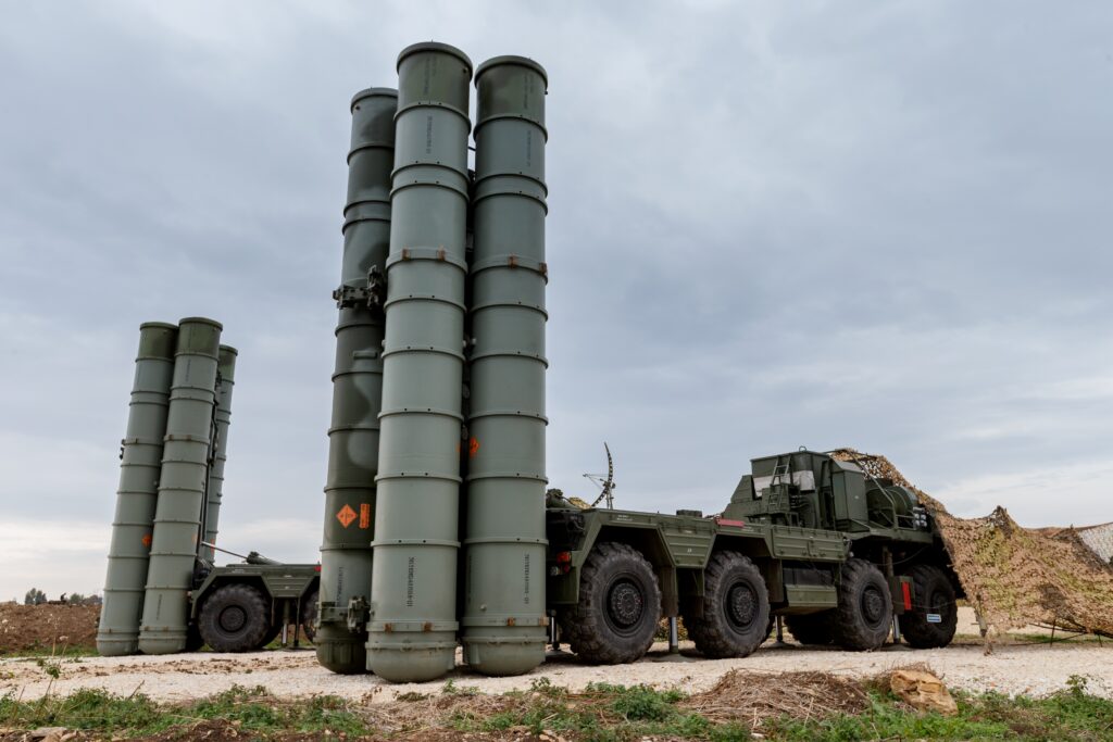 «Πρόσω ολοταχώς» της Τουρκίας για αγορά ρωσικών πυραύλων S-400
