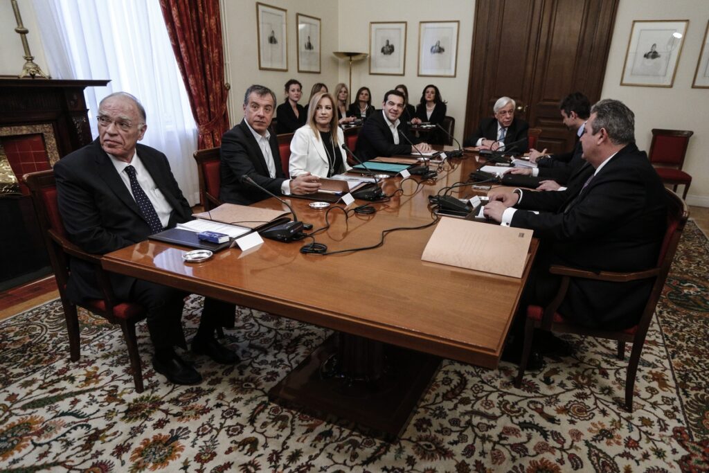 Τσίπρας: Θα ενημέρωσει τους πολιτικούς αρχηγούς για το Eurogroup