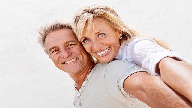 Είστε 50 ετών και πάνω; Η επιστήμη λέει να κάνετε περισσότερο σεξ