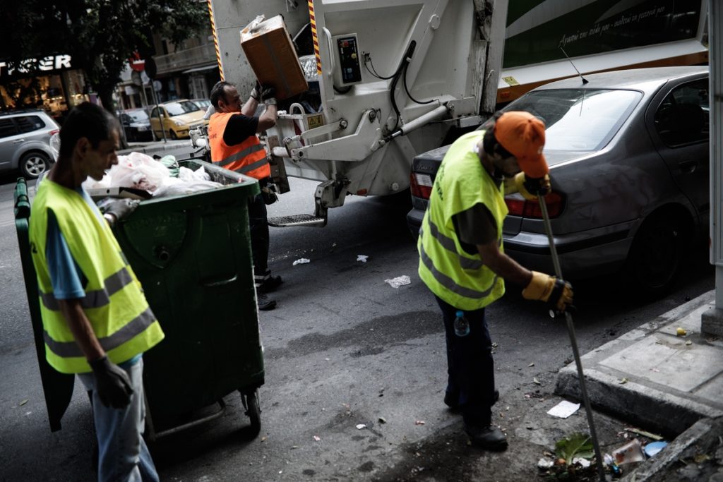 ΣΥΡΙΖΑ: «Μητσοτάκης και ΔΑΚΕ επενδύουν πολιτικά στα σκουπίδια»
