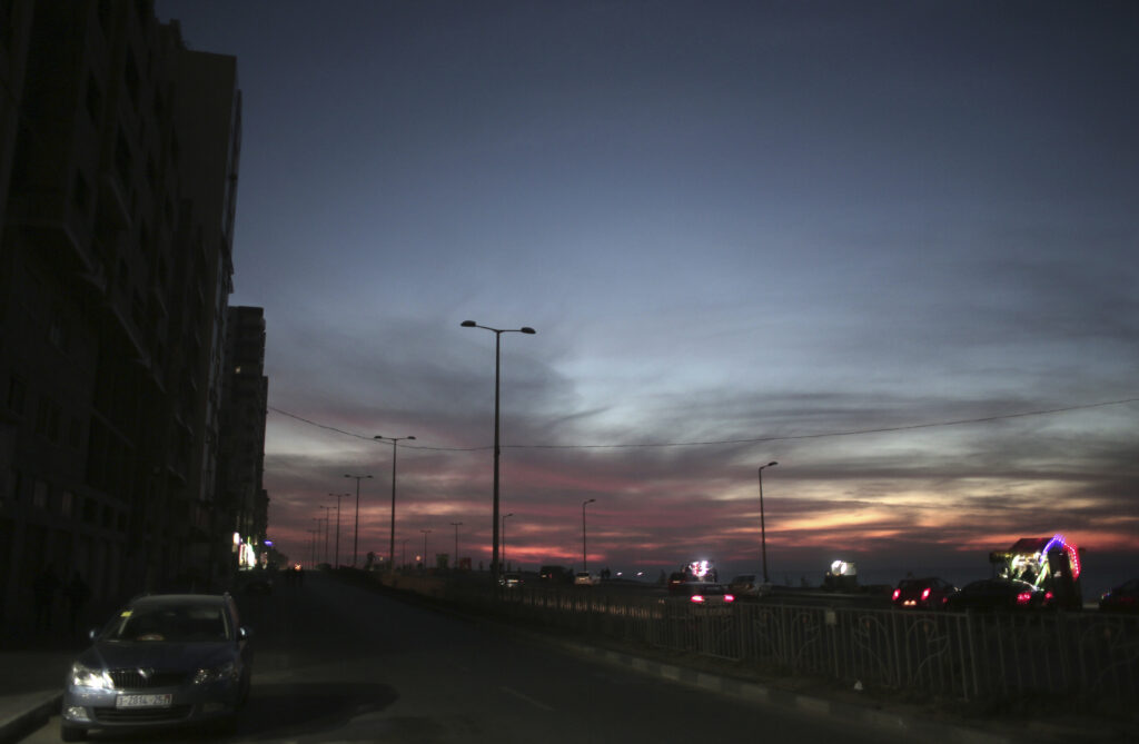 Το Ισραήλ βυθίζει στο σκοτάδι τη Γάζα – Μείωση 45% στην παροχή ηλεκτρικού ρεύματος