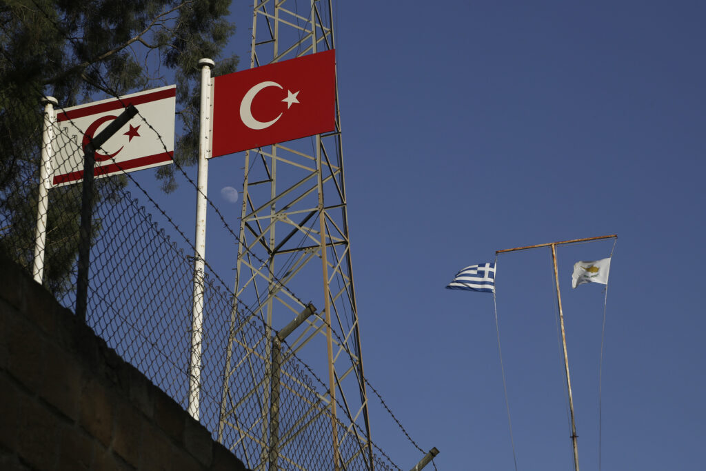 Κυπριακό: Το παρασκήνιο μιας χαμένης διαπραγμάτευσης – Ολονύκτιο θρίλερ