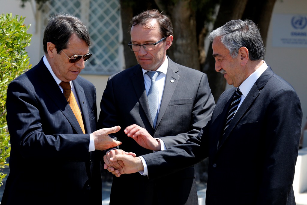 Handelsblatt: Η Τουρκία ευθύνεται κατά κύριο λόγο για το νέο ναυάγιο των συνομιλιών για την Κύπρο