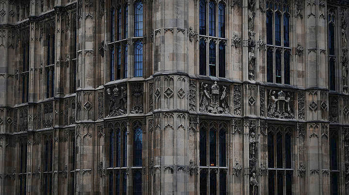 Εκκενώθηκε το βρετανικό κοινοβούλιο λόγω πυρκαγιάς