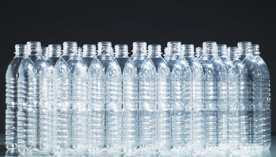 Γιατί δεν πρέπει να ξαναγεμίζουμε τα πλαστικά μπουκάλια