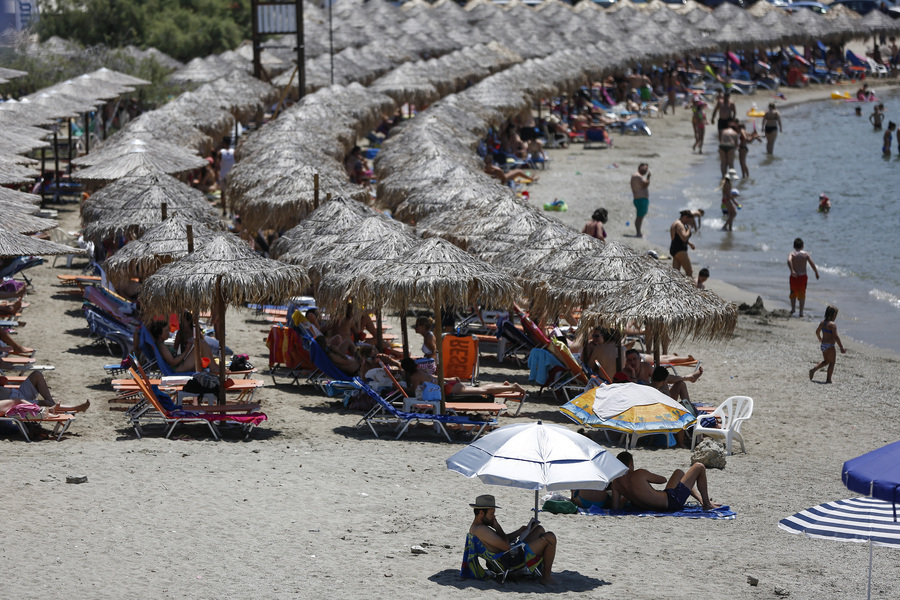 Καιρός: Επιμένει η ζέστη με 39άρια και μελτέμια 8 μποφόρ – Η πρόγνωση μέχρι τον Δεκαπενταύγουστο