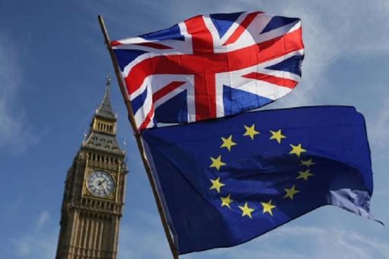 Βρετανία: Η ημερομηνία και ώρα του Brexit θα συμπεριλαμβάνεται πλέον στο νόμο