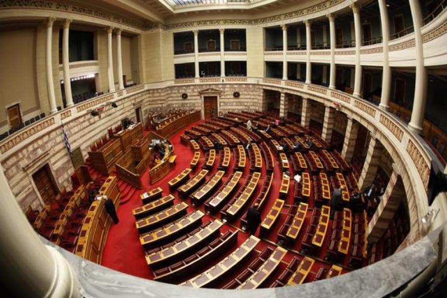 Βουλή: Την επόμενη εβδομάδα θα κατατεθεί το νομοσχέδιο για τα εργασιακά