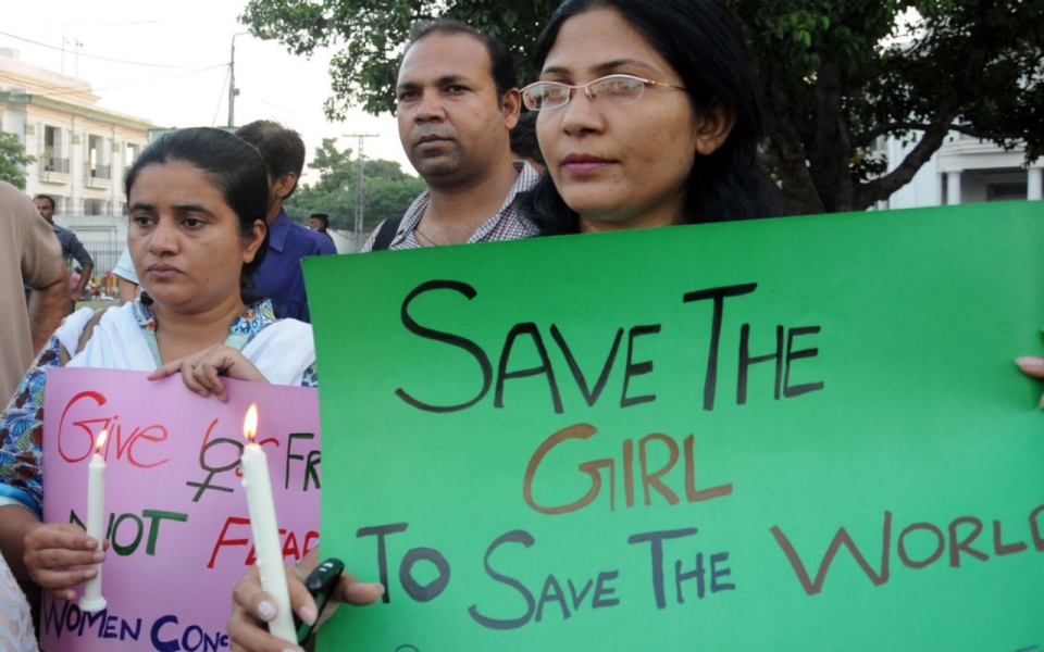 Πακιστάν: Βιασμός ως ποινή για βιασμό με θύματα δύο κορίτσια – Συνελήφθησαν 20 άτομα
