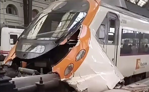 Πρόσκρουση τραίνου στον σταθμό της Βαρκελώνης με 48 τραυματίες (Video)