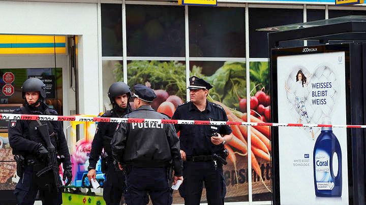 Αμβούργο: O δράστης της επίθεσης στο σούπερ μάρκετ ακινητοποιήθηκε από περαστικούς