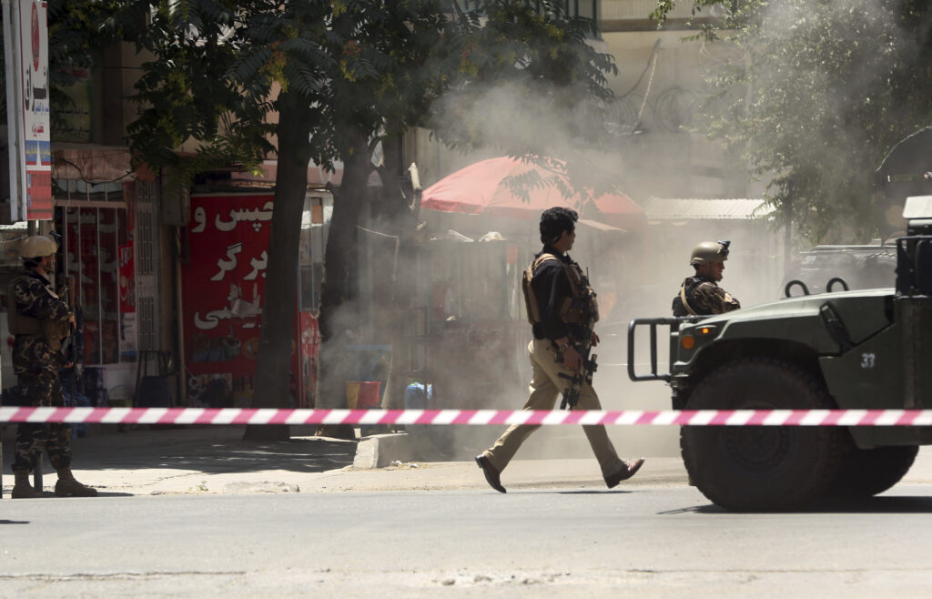 Καμπούλ: Καμικάζι ανατινάζεται μπροστά από την πρεσβεία του Ιράκ