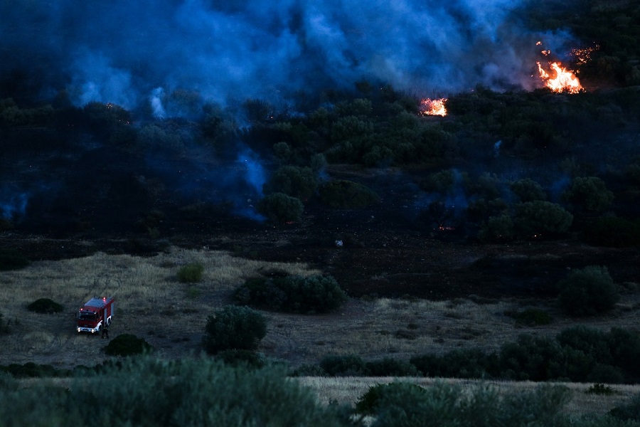Διακοπή κυκλοφορίας σε τμήμα της Αθηνών – Σουνίου λόγω της πυρκαγιάς
