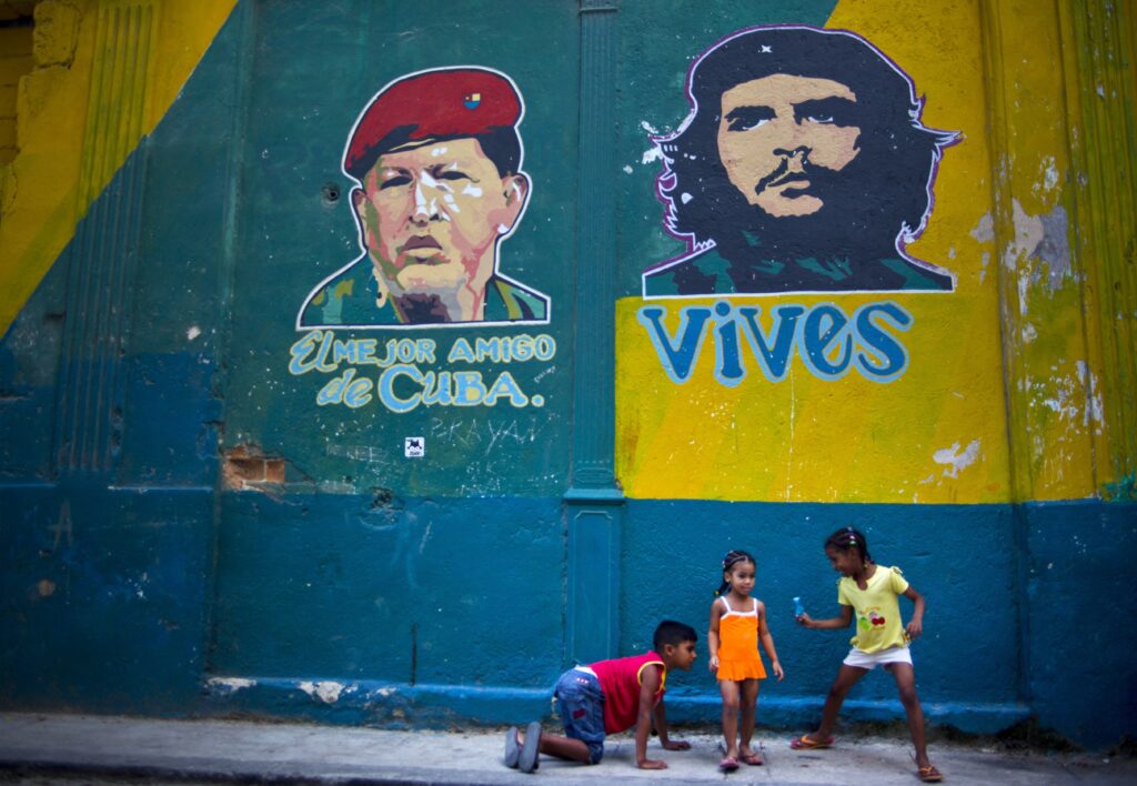 Η Κούβα στο πλευρό της Βενεζουέλας καταγγέλλει «διεθνή επιχείρηση υποταγής»