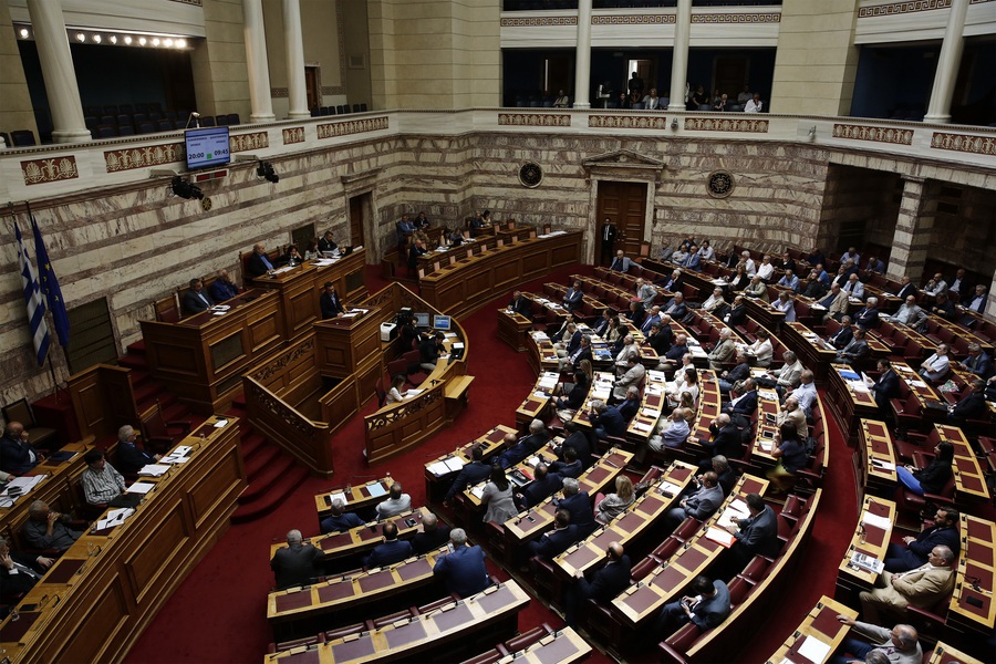 Βουλή: Υπερψηφίστηκε το νομοσχέδιο για την Παιδεία με 149 ψήφους από ΣΥΡΙΖΑ και ΑΝΕΛ