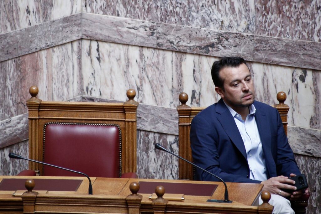 H συζήτηση για τις τηλεοπτικές διαφημίσεις και το barcode στις εφημερίδες στη Βουλή (Live)