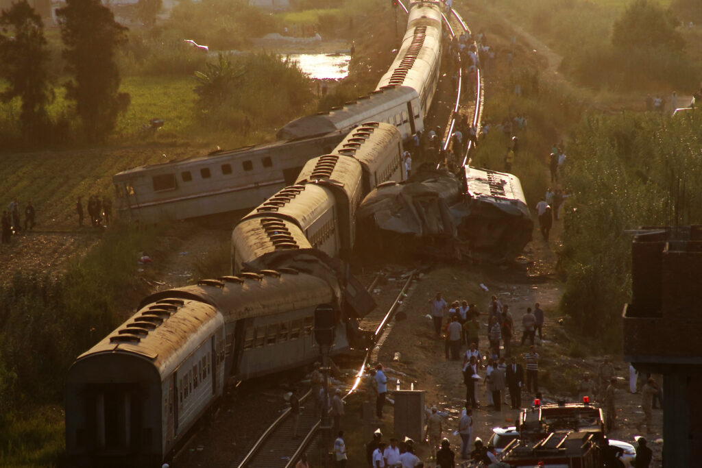 Αίγυπτος: Σύγκρουση τρένων στην Αλεξάνδρεια με δεκάδες νεκρούς και τραυματίες – Συγκλονιστικές Photos