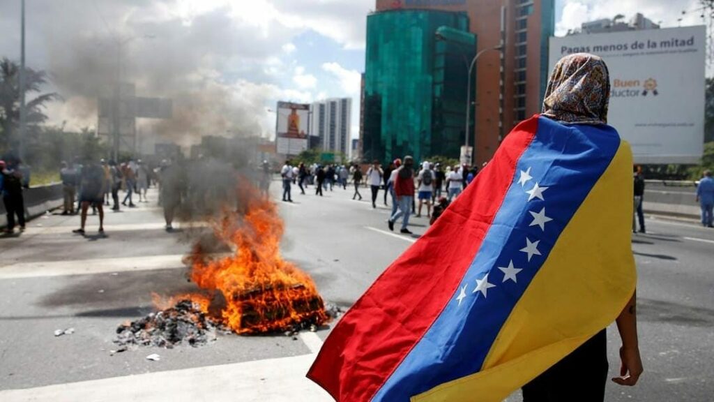 Και η αντιπολίτευση της Βενεζουέλας απορρίπτει τις απειλές Τραμπ