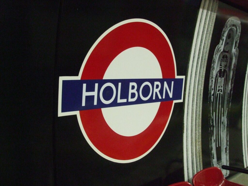 Λονδίνο: Λήξη συναγερμού – Άνοιξε και πάλι ο σταθμός Χόλμπορν