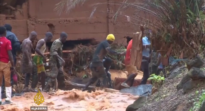 Νεκρά 105 παιδιά από πλημμύρες στη Σιέρα Λεόνε – Συνολικά 300 νεκροί και 600 αγνοούμενοι