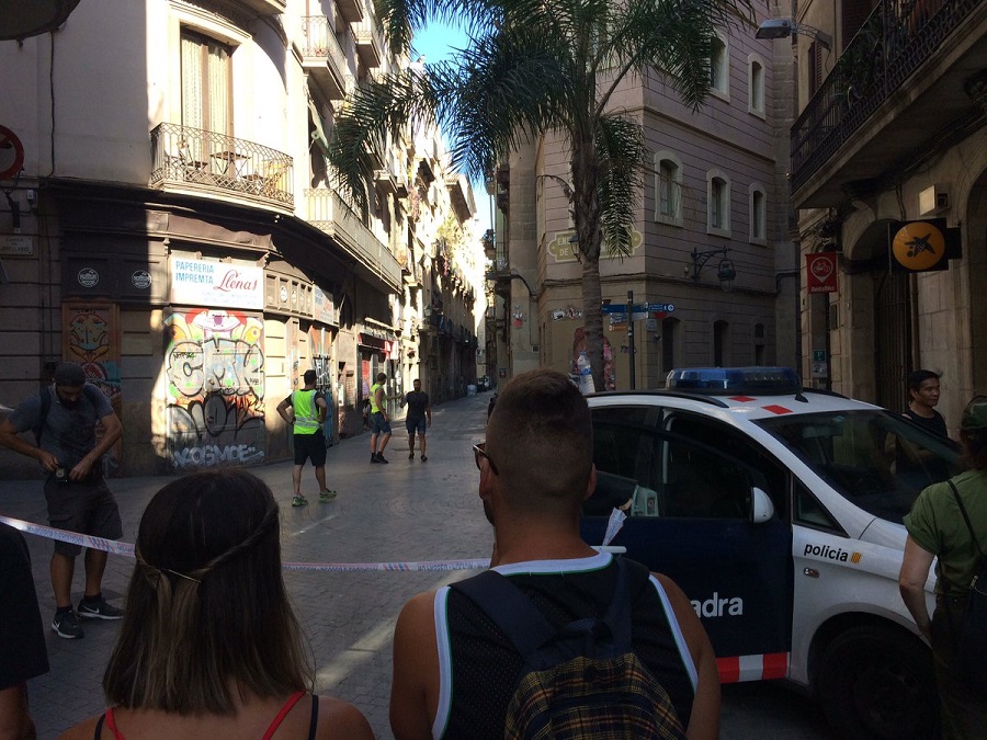 Σύλληψη σε εστιατόριο στην Βαρκελώνη – Διαψεύδει η αστυνομία τα περί ομηρείας (Video)