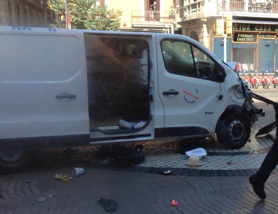 Αυτό είναι το φονικό βαν που σκόρπισε το θάνατο στο κέντρο της Βαρκελώνης (Photos)