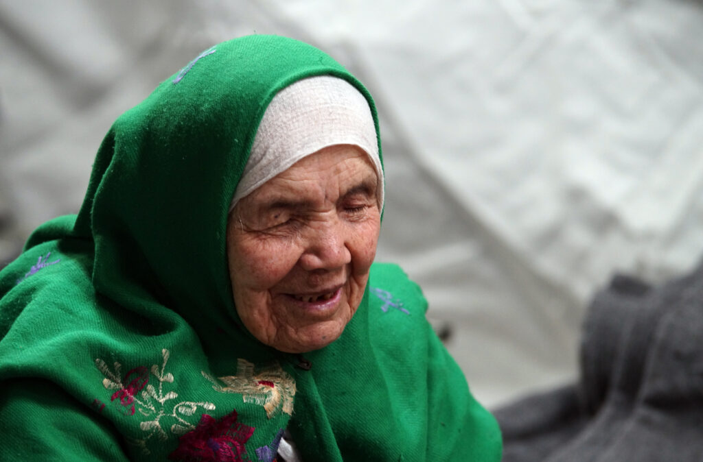 Η Σουηδία απελαύνει Αφγανή πρόσφυγα 106 ετών – Την είχαν μεταφέρει τα παιδιά της στα χέρια ως τη Γερμανία