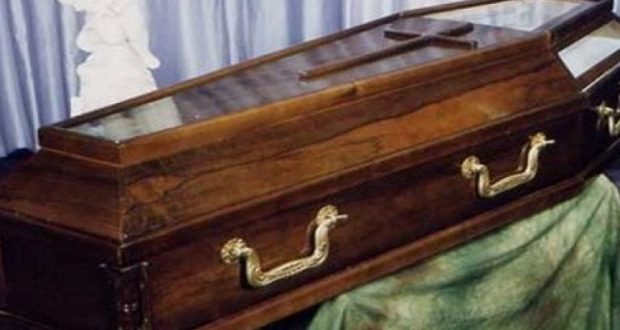 Φθιώτιδα: Χαμός σε κηδεία – Γιατί μήνυσαν το Γραφείο Τελετών οι συγγενείς