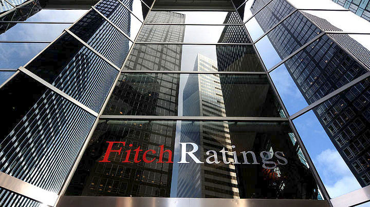 Η Fitch απειλεί με υποβάθμιση την αμερικανική οικονομία!