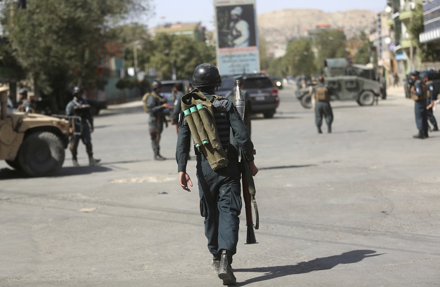 Επίθεση ενόπλων στην Καμπούλ: Τουλάχιστον 13 νεκροί – Την ευθύνη ανέλαβε το ISIS