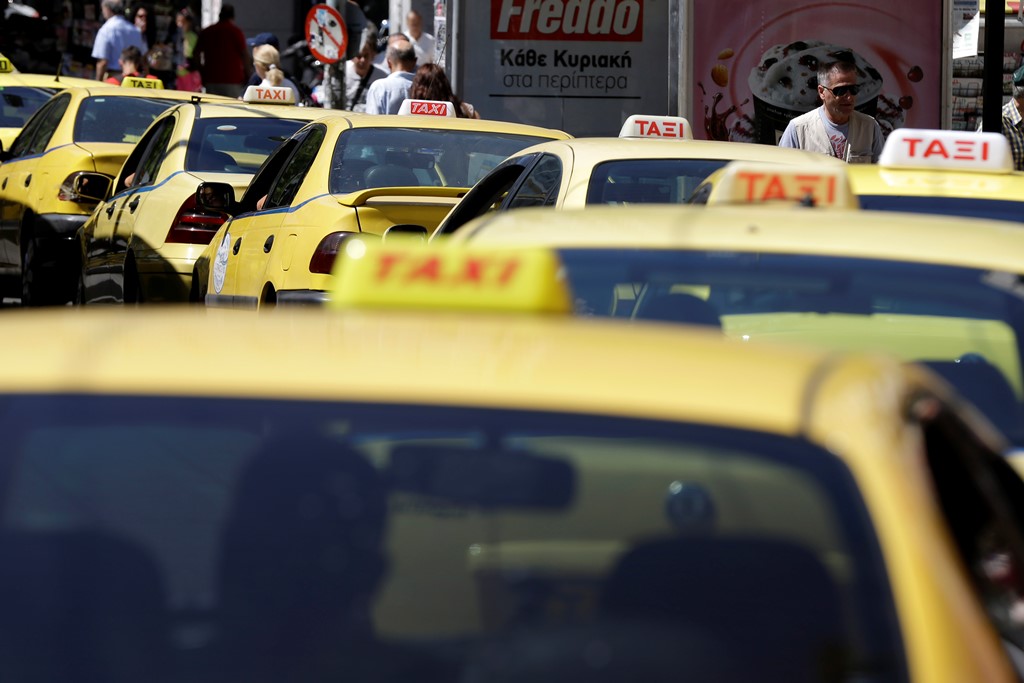 Ταξιτζήδες: Ικανοποίηση για το νομοσχέδιο – δυσφορία για ΝΔ