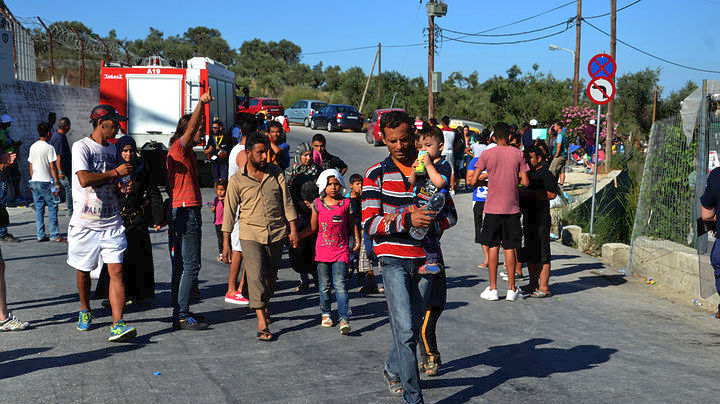 Σάμος: Πυρκαγιά έξω από το το Κέντρο Υποδοχής μεταναστών και προσφύγων