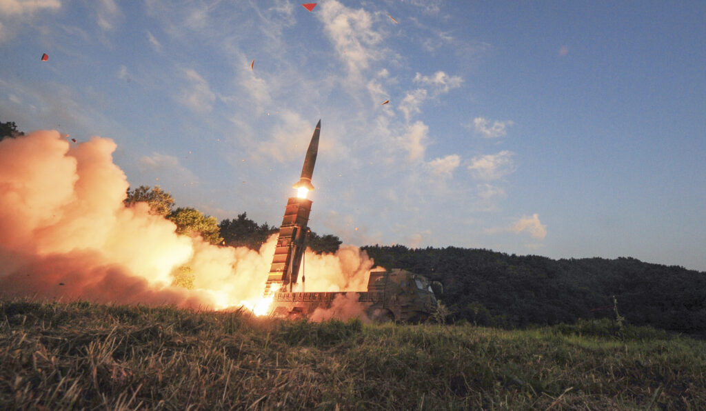 Το ΥΠΕΞ καταδικάζει την εκτόξευση του πυραύλου από την Β. Κορέα
