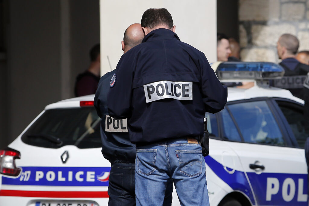 Παρίσι: Δύο συλλήψεις μετά τον εντοπισμό εκρηκτικών