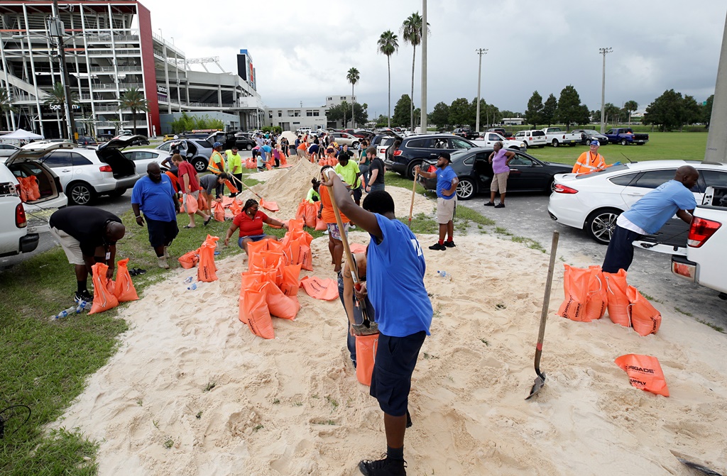 ΗΠΑ: 5,6 εκατομμύρια άνθρωποι καλούνται να εκκενώσουν τη Φλόριντα λόγω του κυκλώνα Ίρμα