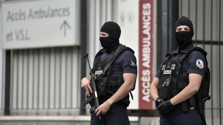 Παρίσι: Επίθεση με μαχαίρι σε στρατιώτη αντιτρομοκρατικής επιχείρησης