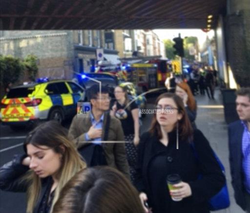 Έκρηξη σε σταθμό του Λονδίνου – 18 τραυματίες, τρομοκρατικό χτύπημα βλέπει η αστυνομία (Photos, Video)