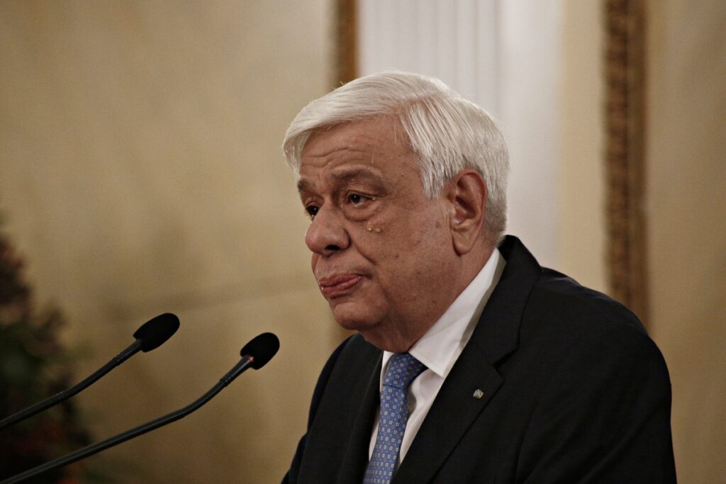 Ο Προκόπης Παυλόπουλος έβαλε στη θέση του τον Ούγγρο Πρόεδρο για το προσφυγικό