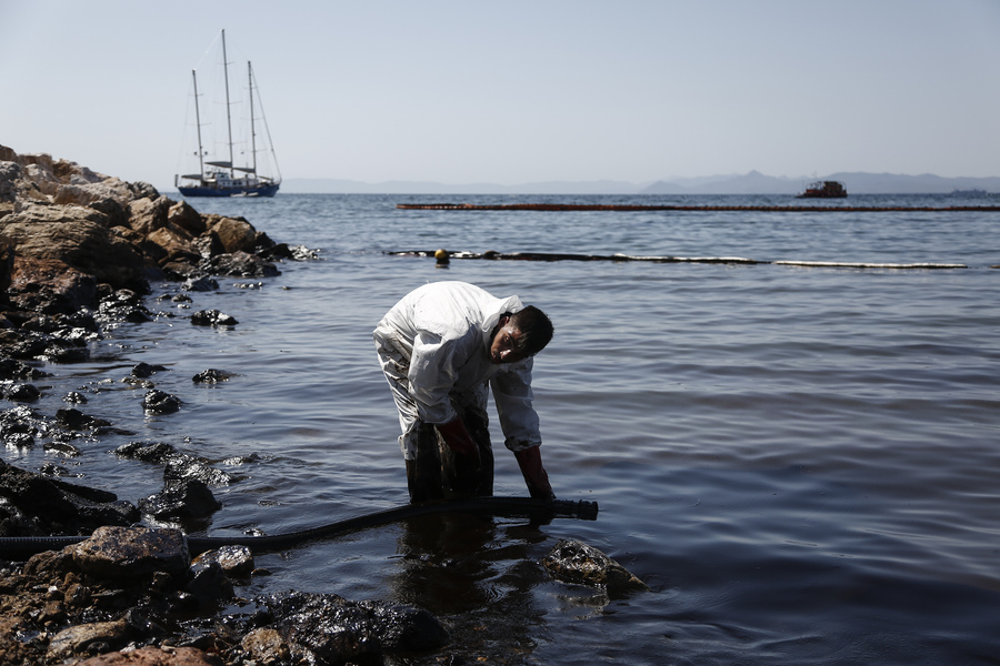 ΠΡΟΣΟΧΗ: Υπουργείο Υγείας – Που απαγορεύεται η κολύμβηση λόγω ρύπανσης