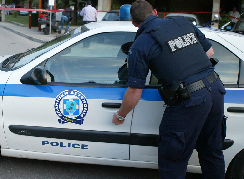 Έκλεψαν το όπλο του αστυνομικού-φρουρού του Κωστή Χατζηδάκη