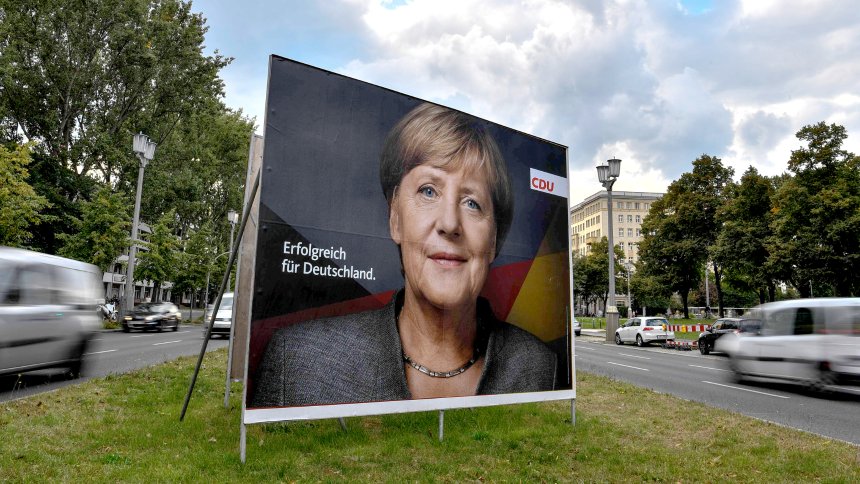 Spiegel: Καταψηφίστε τη Μέρκελ, έφερε τους ναζί στη Βουλή