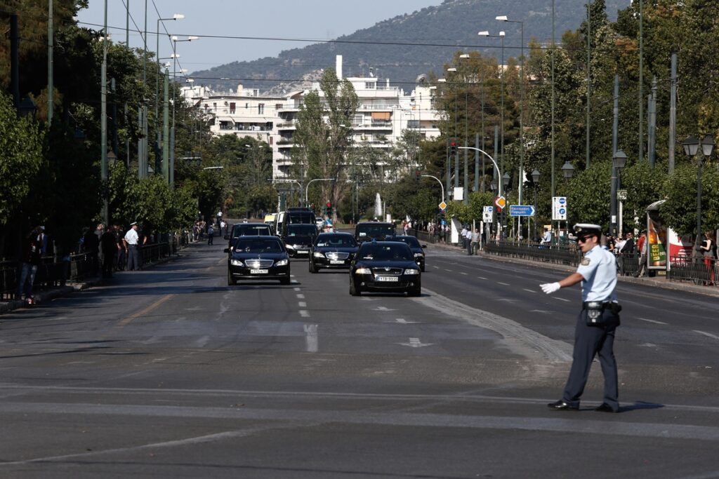 Εμπάθεια και fake news από το Πρώτο Θέμα – «Κυβερνητική λιμουζίνα» το πολυτελές αυτοκίνητο του Σαμαρά