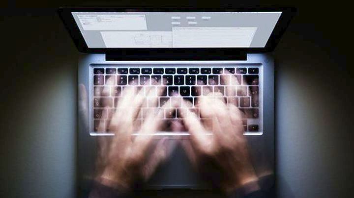 Κομισιόν: Μέτρα για την αντιμετώπιση της υποκίνησης μίσους, βίας και τρομοκρατίας μέσω του Διαδικτύου